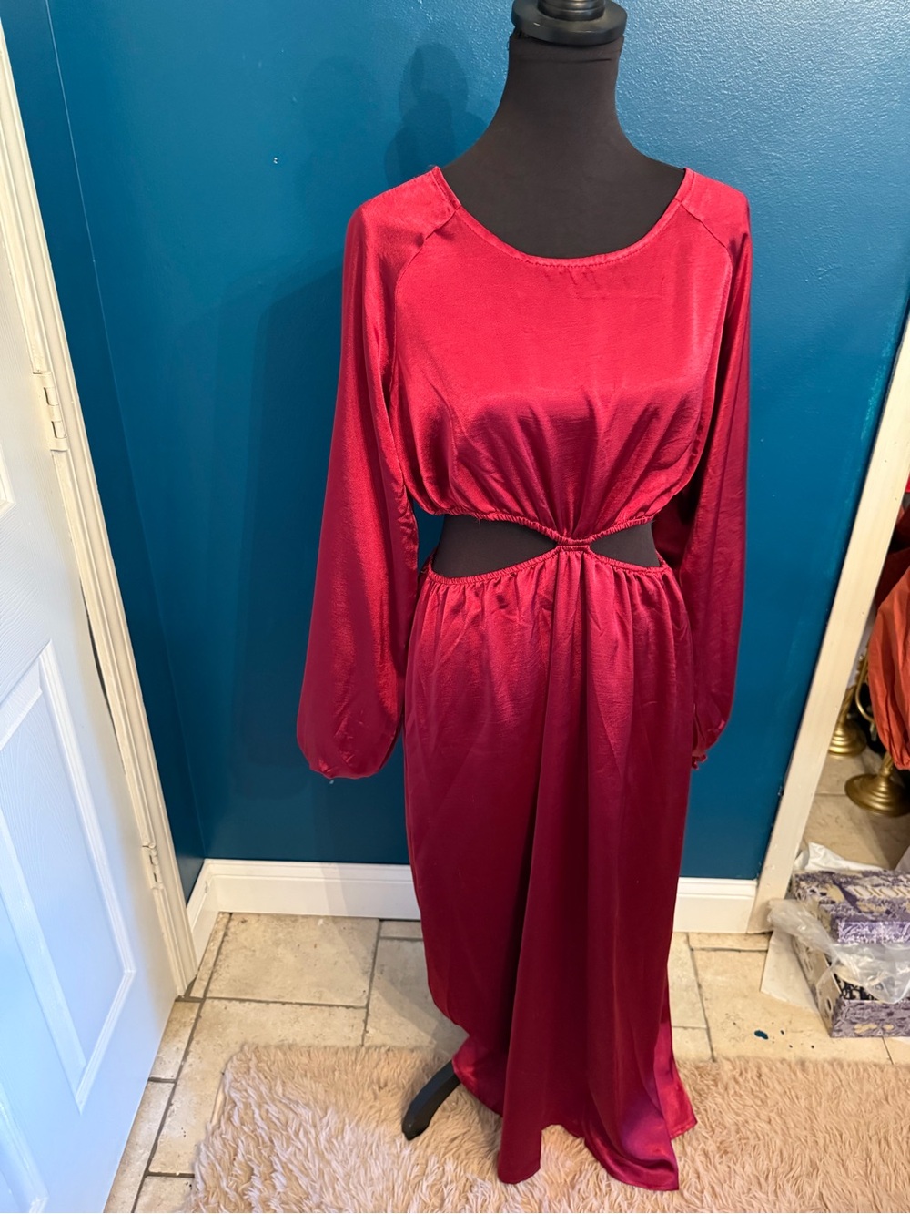 Women's Cutout Maxi Dress in Deep Magenta
